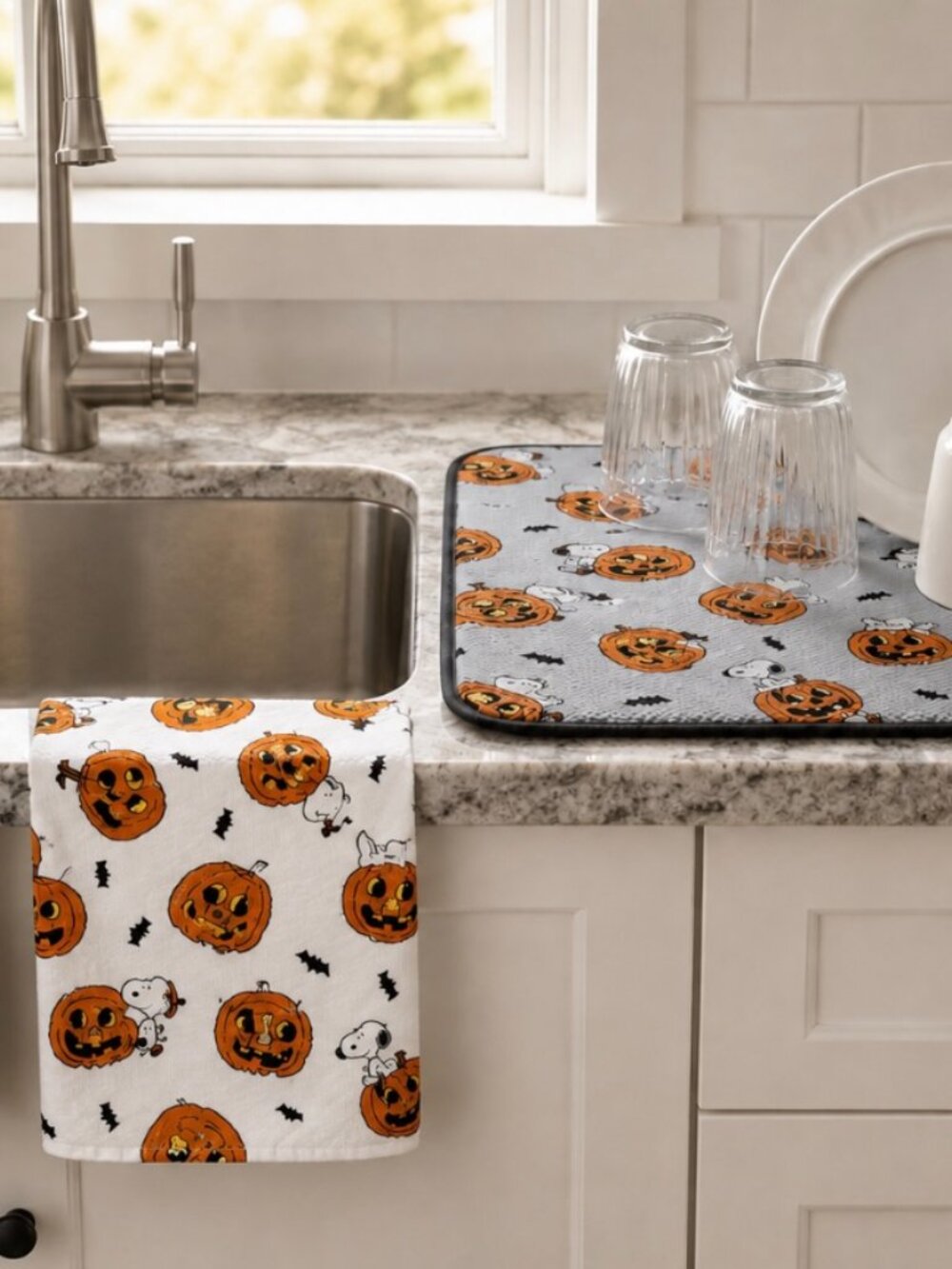 NWT - Peanuts Snoopy Pumpkins Kitchen Towels and Dish Drying Mats - Set of 4